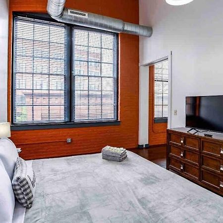 Ny Style Centric Loft With King Bed By Park Av Apartment Rochester Exterior photo